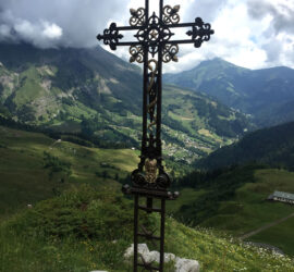 La croix de fer du col des Aravis juillet 2022. Photo: Gabrielle Crozelon
