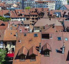 Vue sur les toits de la vielle ville d'Annecy. Photo: Yves Crozelon