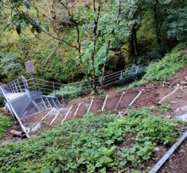 Fin des travaux sur le sentier de la cascade Erzenbach le 18 Août 2023. Photo: Claudia Kindbeiter.